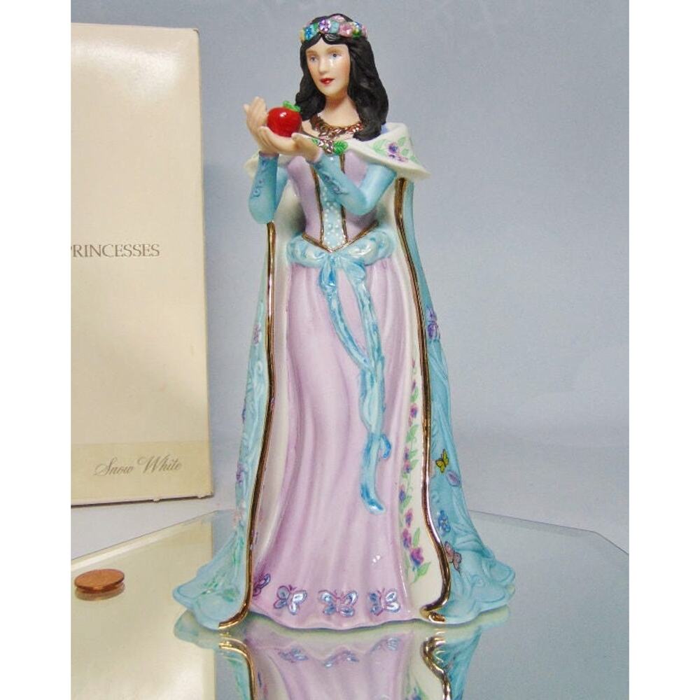 Lenox Snow White Disney Princess Figurine 9" Porcelain Legendary Princesses Box